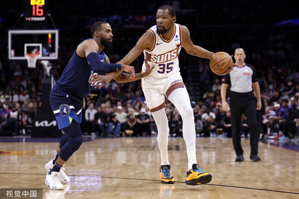 比赛的两个 比赛的两个