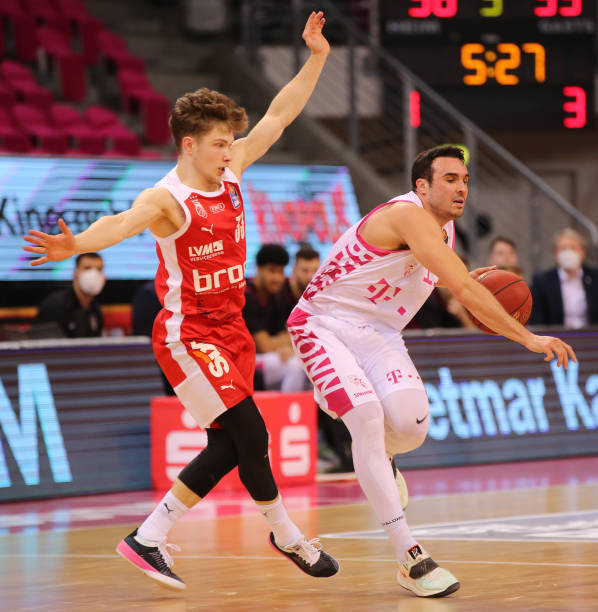 面都火花四 面都火花四